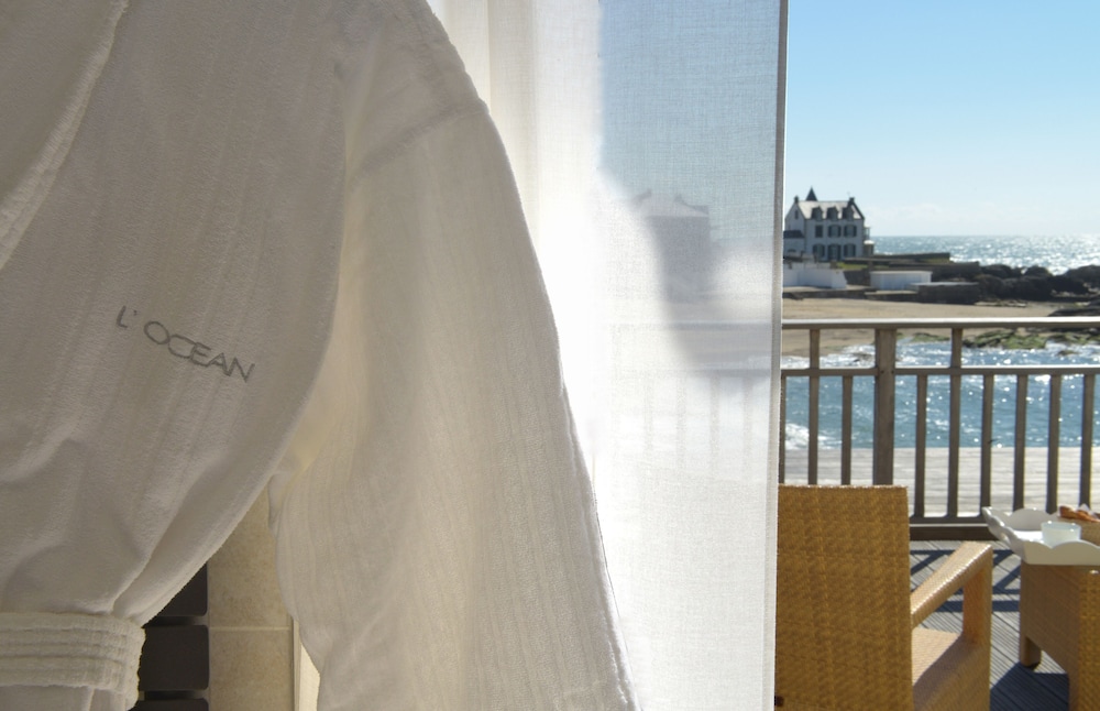 Hotel de L Ocean vue Mer 43/47