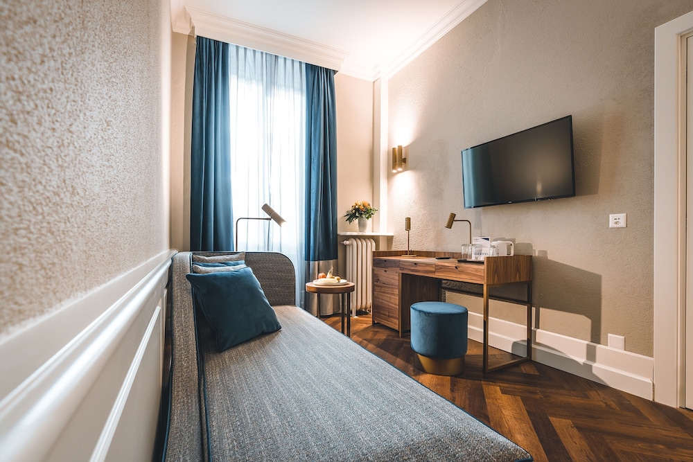 Hotel Reine Victoria 46/87
