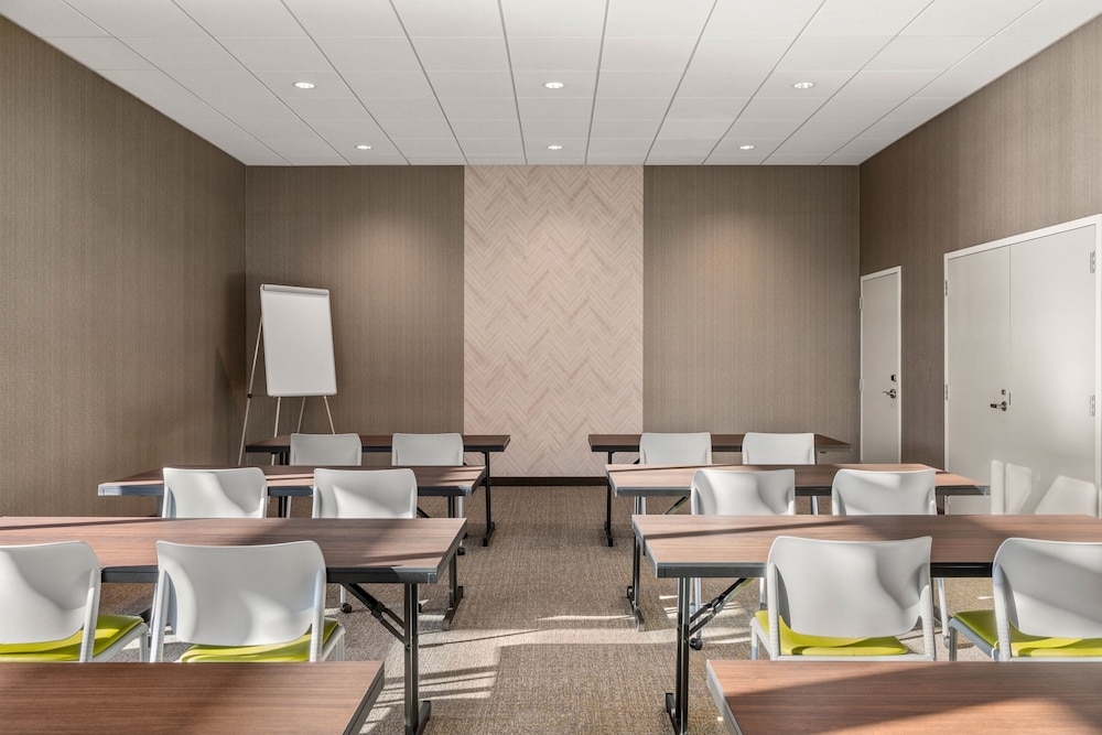 SpringHill Suites by Marriott Menomonee Falls 15/22