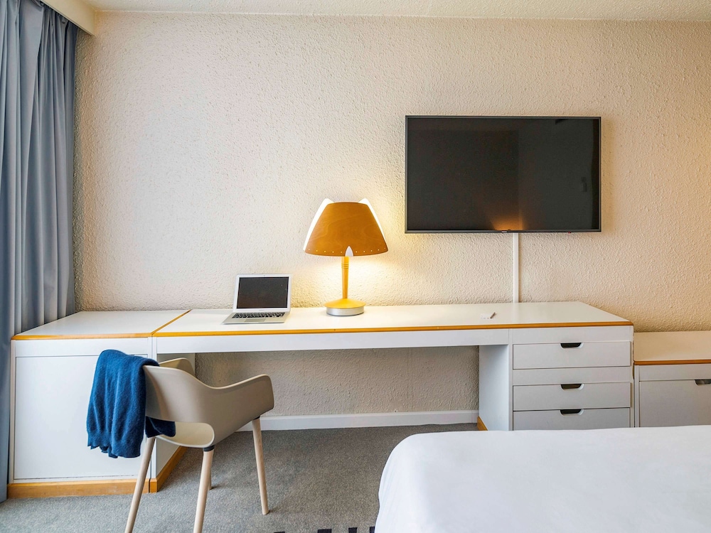 NOVOTEL VALENCIENNES AERODROME 36/48