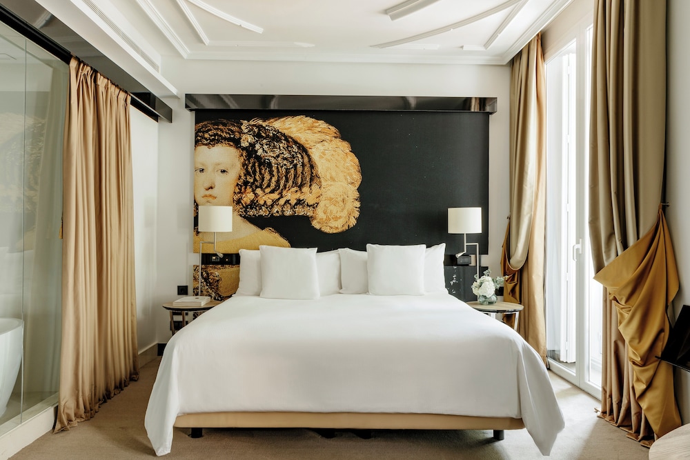 Red Level, Connecting, Supreme, 2 King Beds