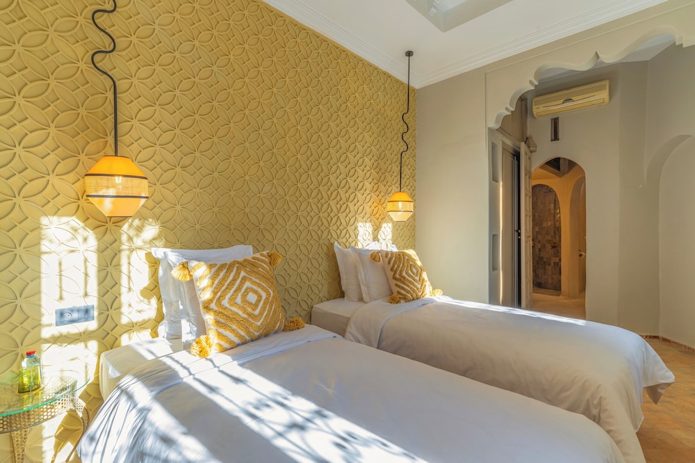 Riad XO Amira Victoria 12/50