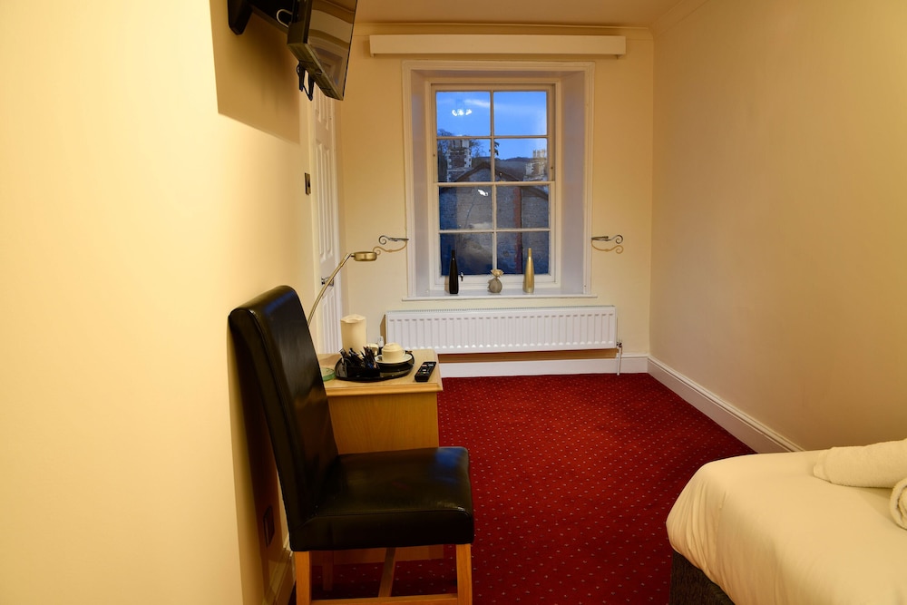 The Knighton Hotel by Payman Club 33/50