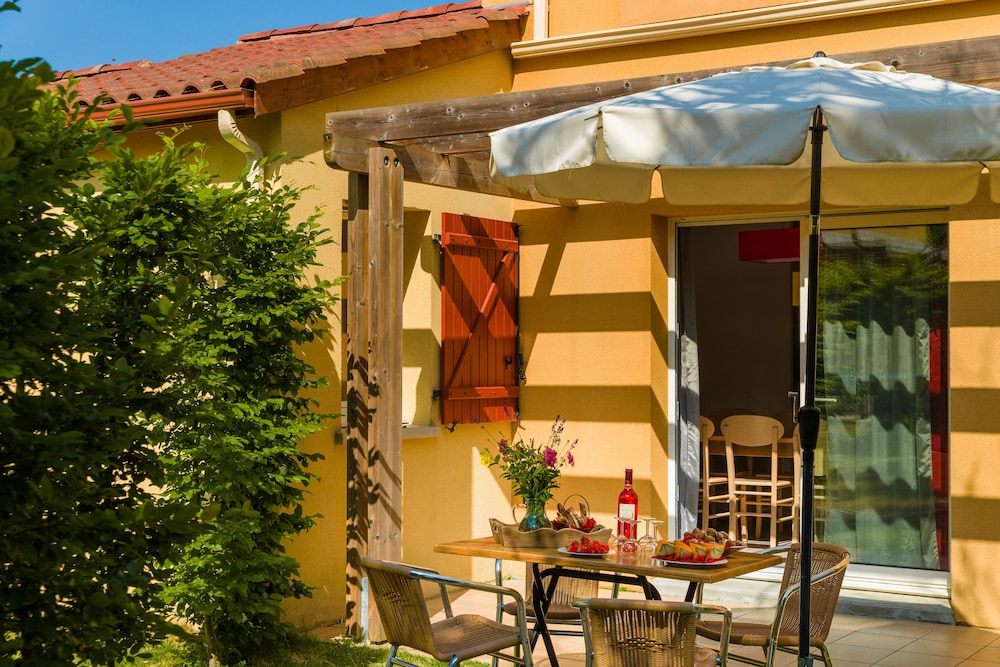 RESIDENCE LAGRANGE VACANCES LES BASTIDES DE LASCAUX 1/26