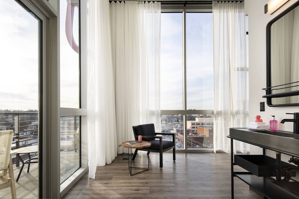 Moxy Nashville Vanderbilt Area 19/51