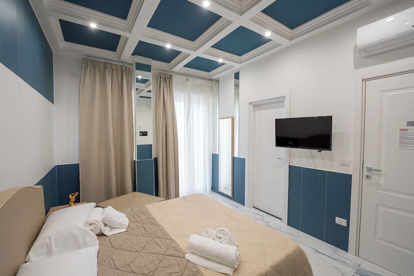 Economy, Triple, Queen Bed, Annex, Del Chiostro 25