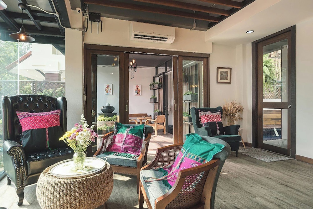 33 Poshtel - Adults Only 32/50