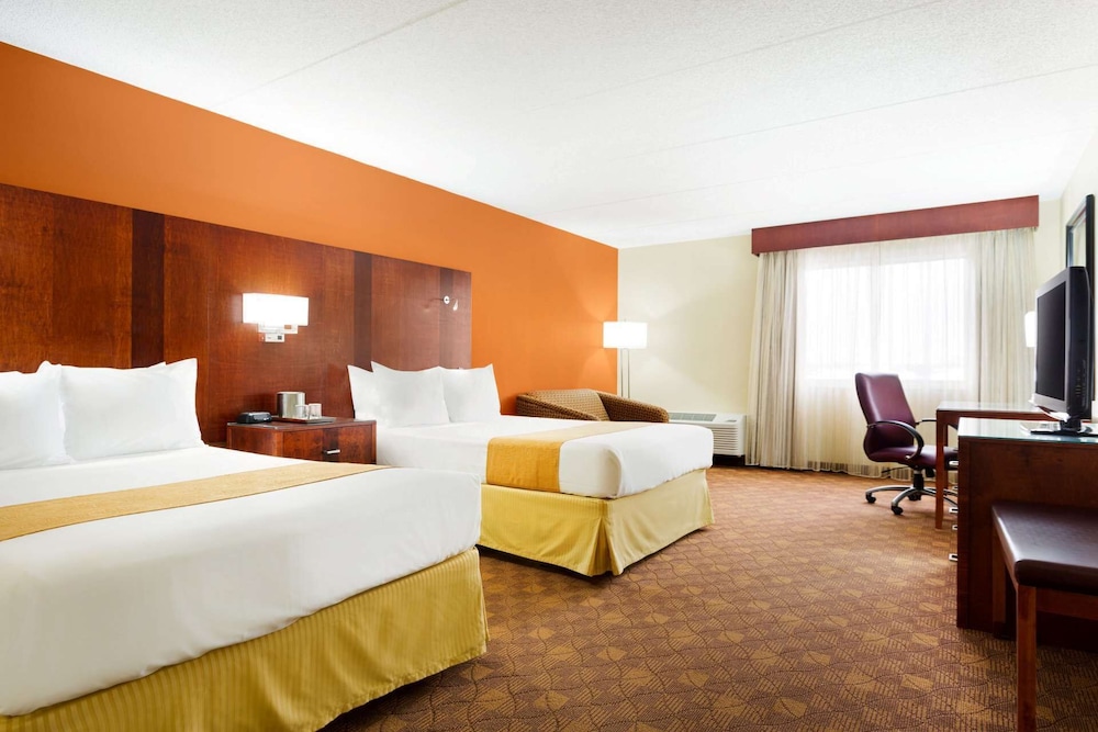 Radisson Hotel Akron - Fairlawn 11/43