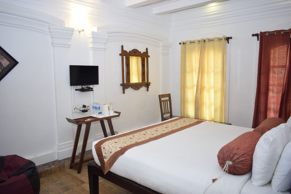 Le Chateau - A Heritage Boutique Hotel 24/72