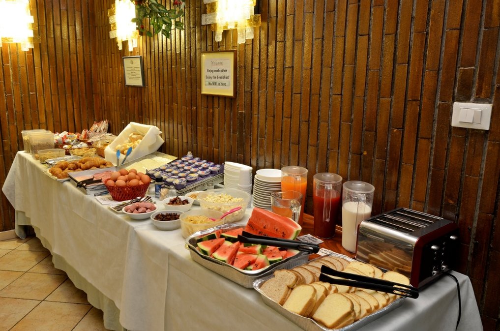 Tirreno Hotel 58/70