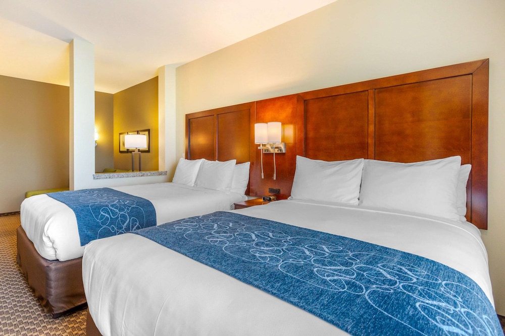 Comfort Suites Burlington Near I-5 7/37