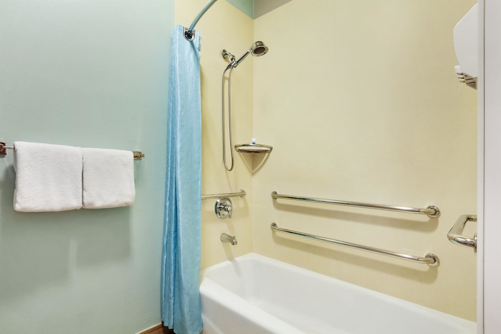 Best Western Plus Peppertree Inn At Omak 14/45