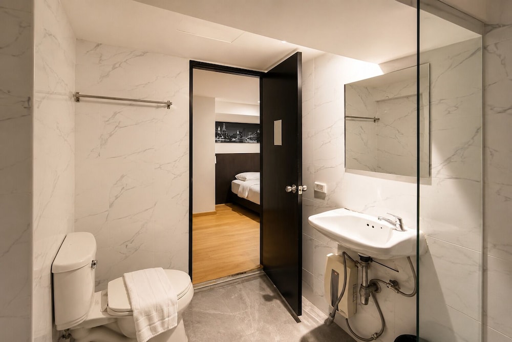 Jellybean the Blocks Hostel Sukhumvit 10 59/63