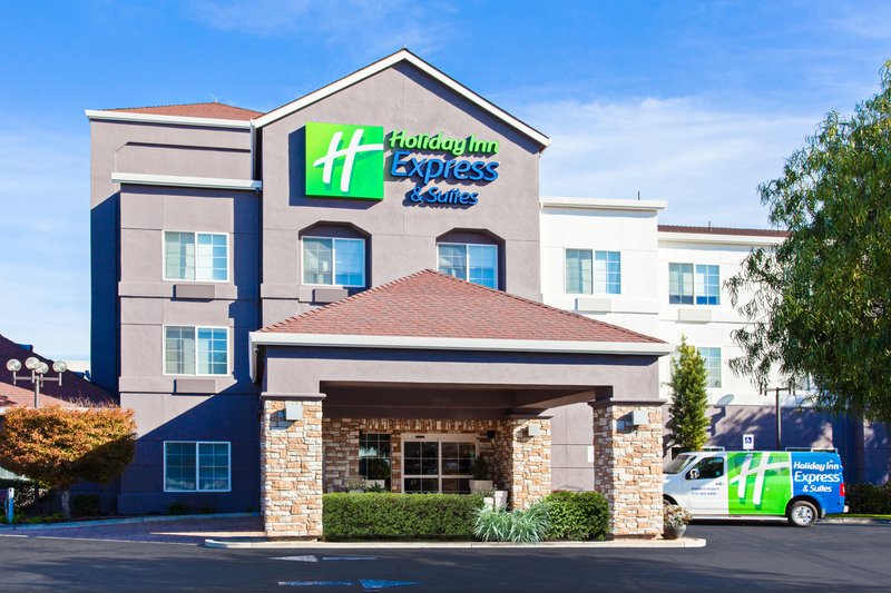 Holiday Inn Express Hotel Suites Oakland Airport 6/55