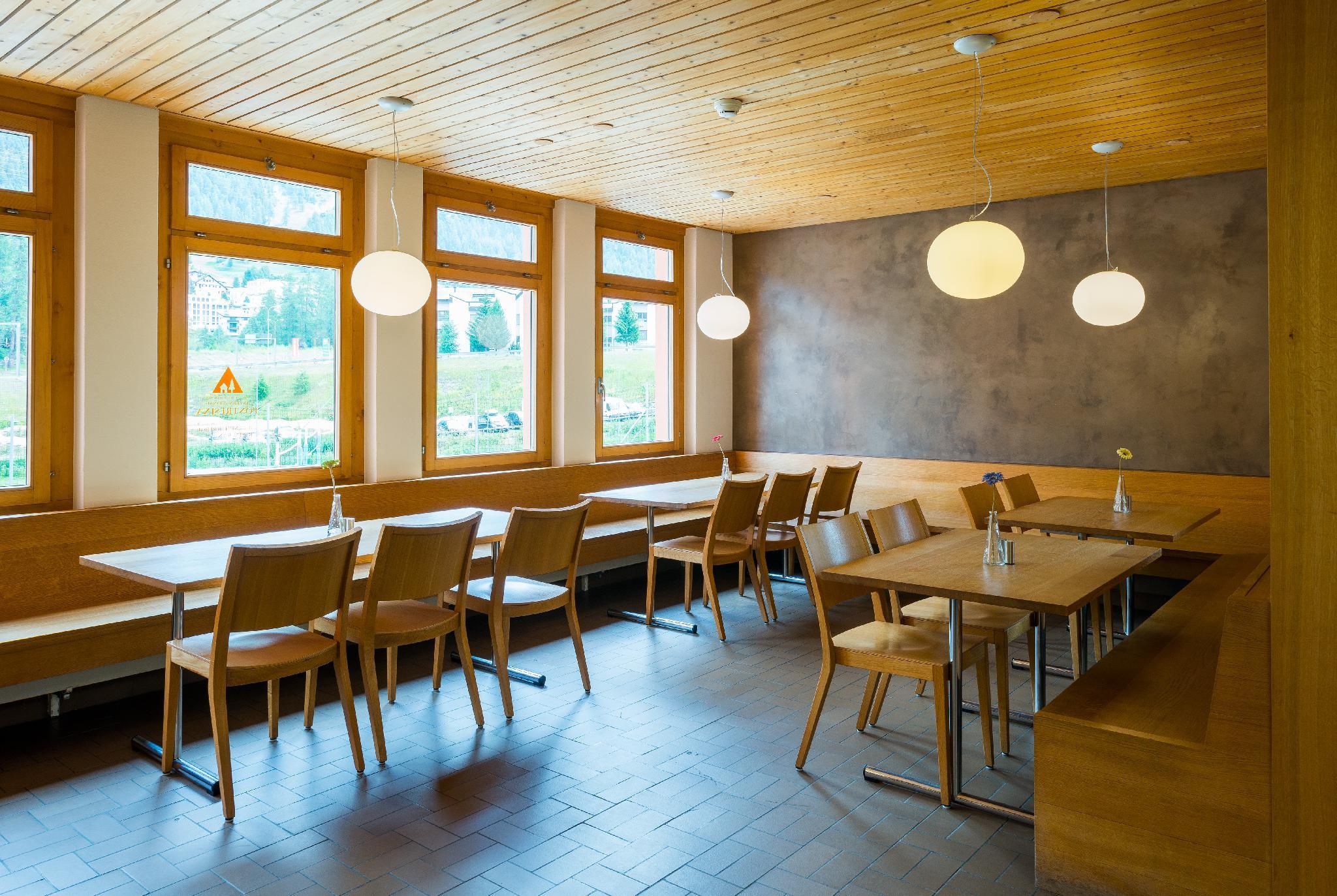 Youth Hostel Pontresina 15/18