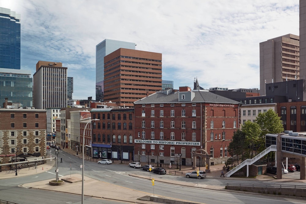 HALIFAX MARRIOTT HARBOURFRONT HOTEL