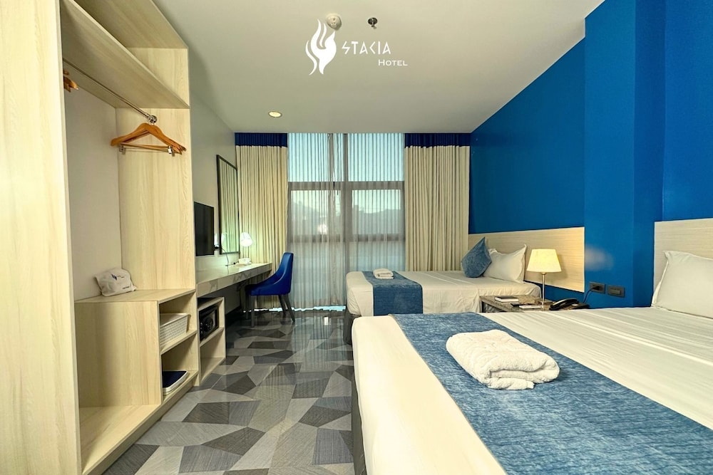 Stacia Hotel 30/48