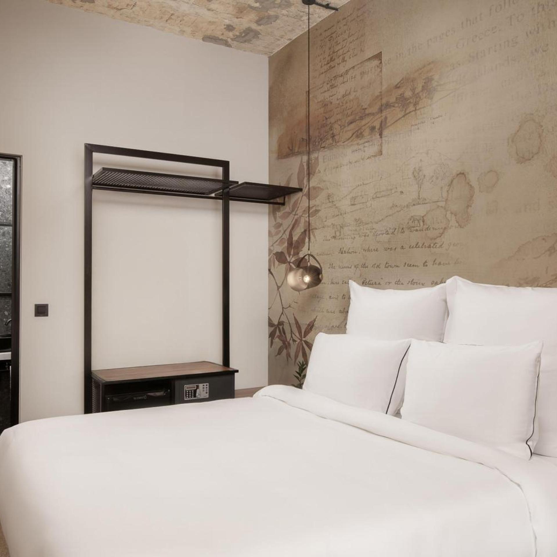 Room, King Bed, Queen Bed