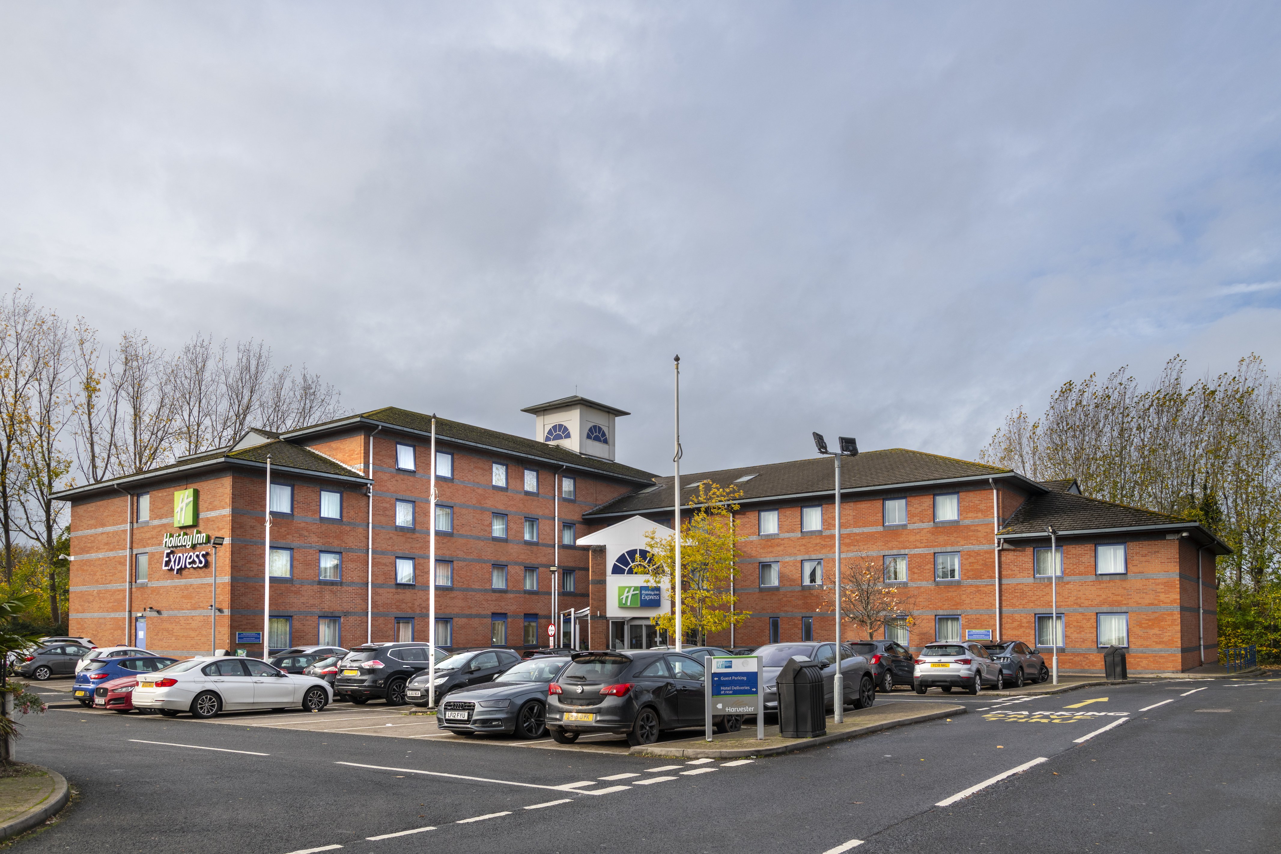 Holiday Inn Express Droitwich Spa 41/45