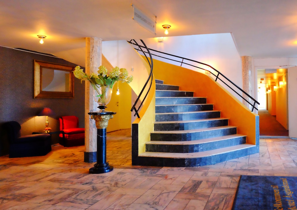 Grand Hotel Asgardstrand 75/76
