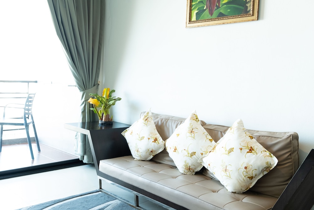Vogue Hotel Pattaya 23/63