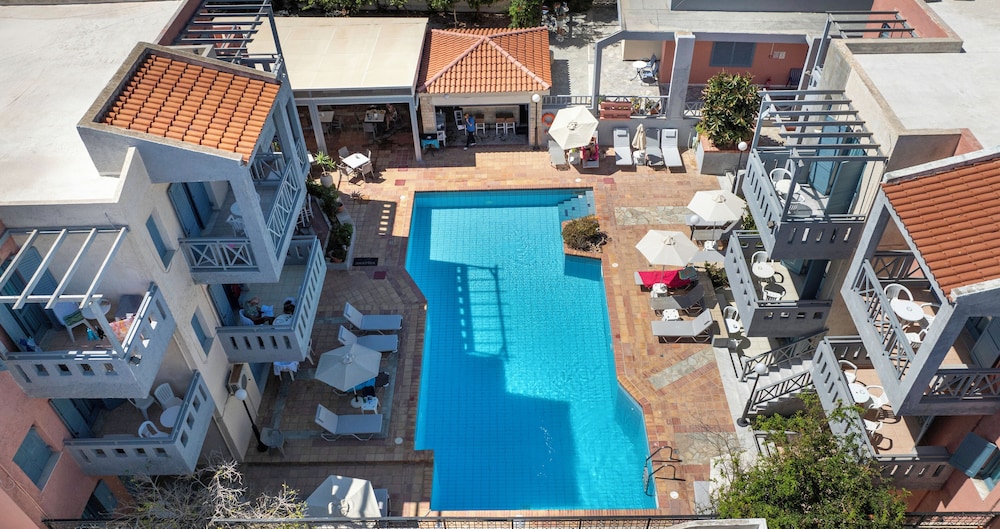 Marilisa Hotel 36/50