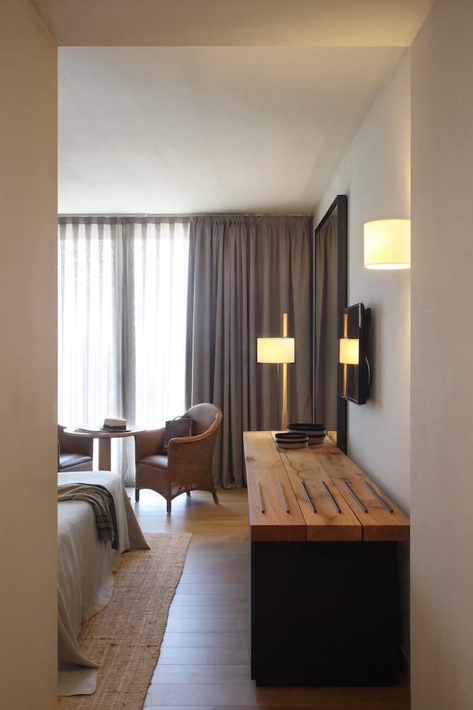 Peralada Wine Spa and Golf Hotel 25/50