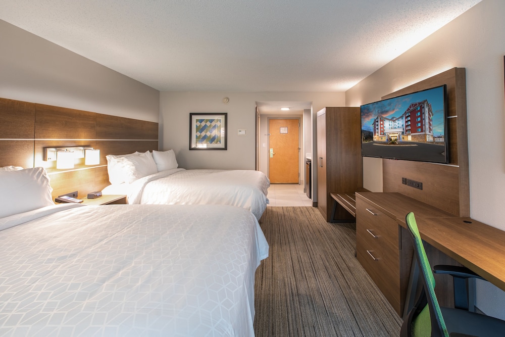 Holiday Inn Express and Suites Asheville Downtown 9/50