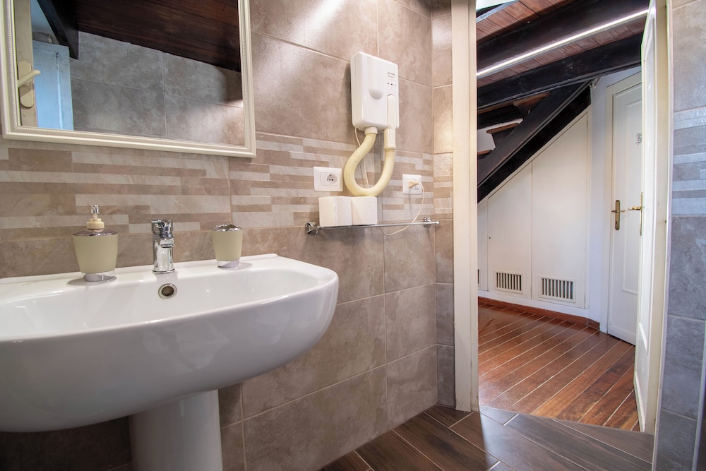 The House In Trastevere 46/48
