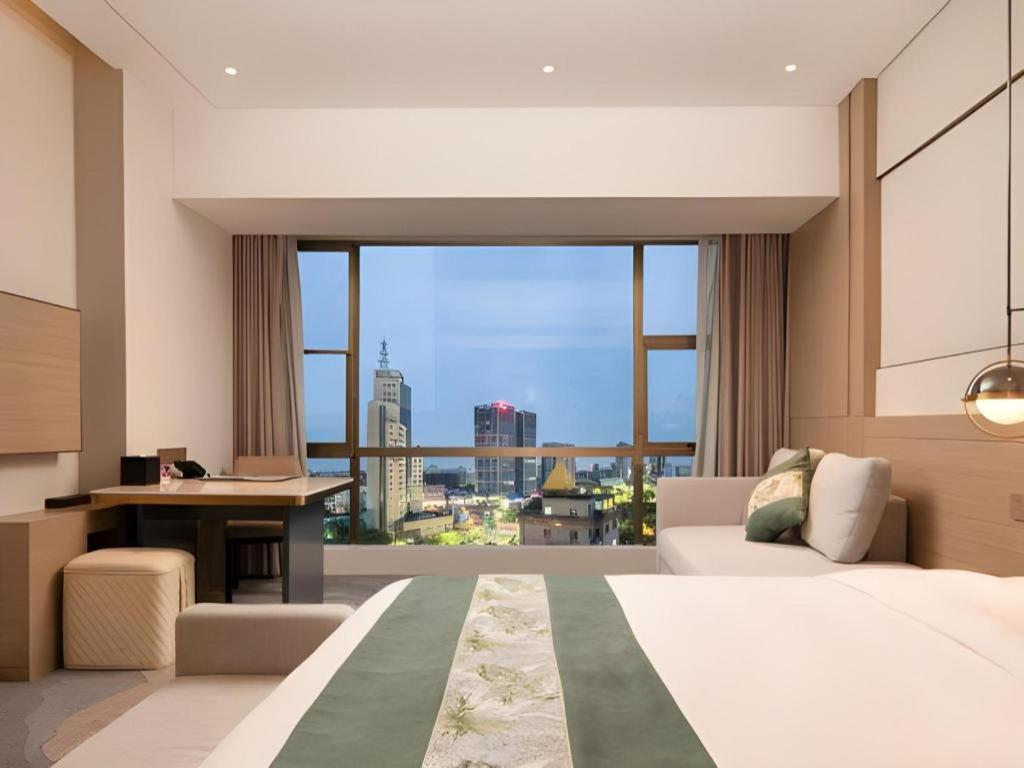 Zhangjiagang Guomao Hotel 14/42