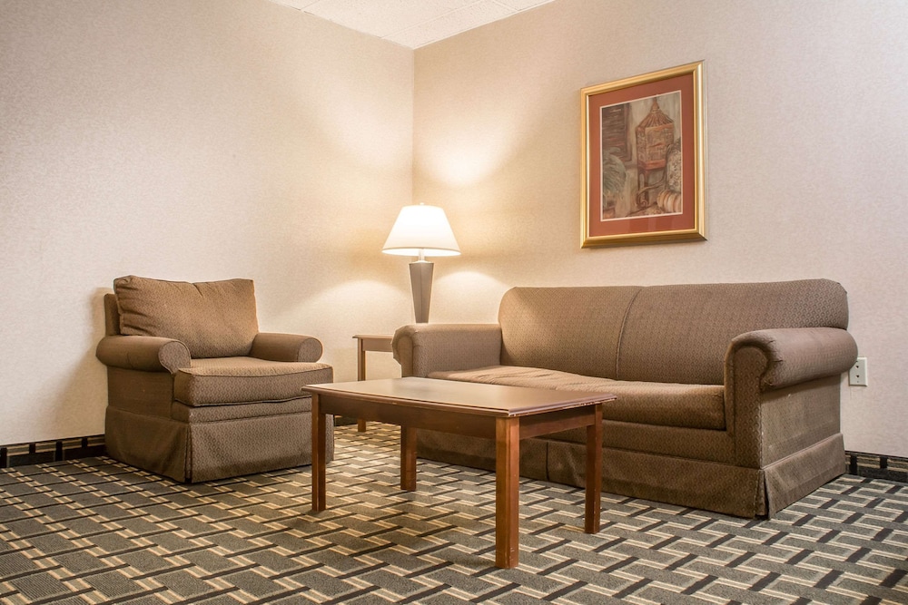 Quality Inn Suites Palm Island Indoor Waterpark 40/67
