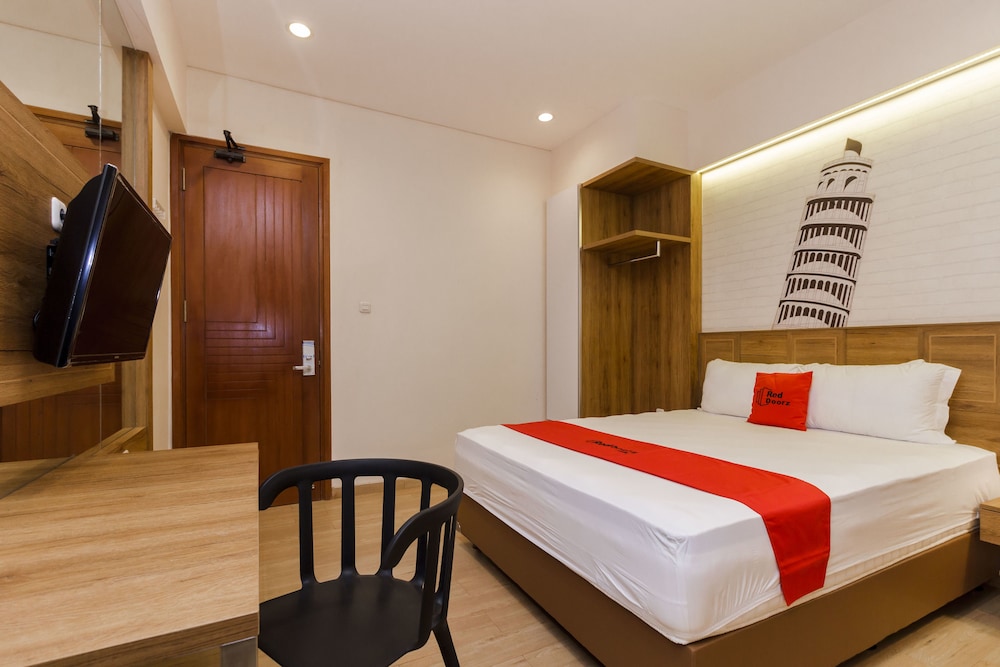 RedDoorz Plus @ CBD Bintaro 25/56