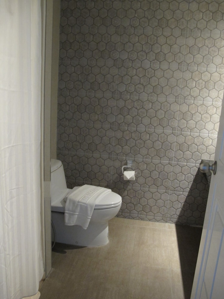 Suvarnabhumi Oriental Resort 63/64