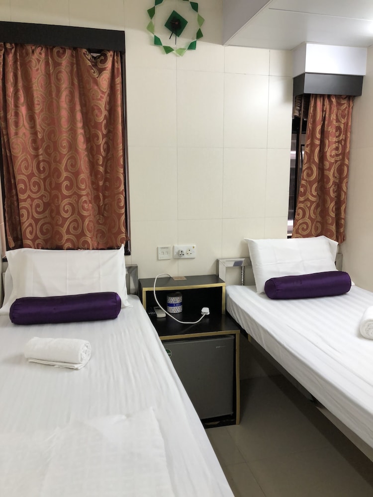 International Inn 14/30