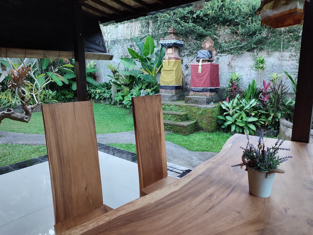 Bhuana Shanti Homestay 40/50