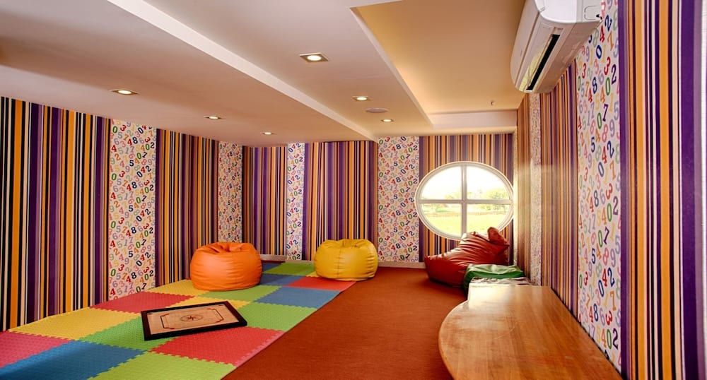 Nidhivan Sarovar Portico Vrindavan 32/58
