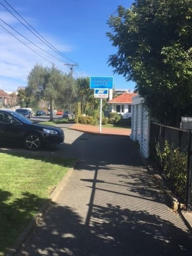 Aarangi Motel 9/55