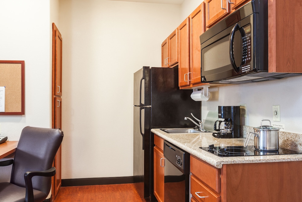 Candlewood Suites Lake Jackson Clute 42/60