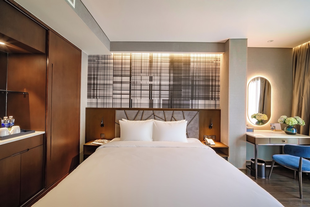 Nhat Ha Lavish Hotel 11/40