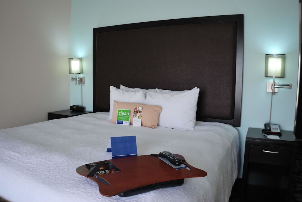 Hampton Inn & Suites Nashville @ Opryland 12/56