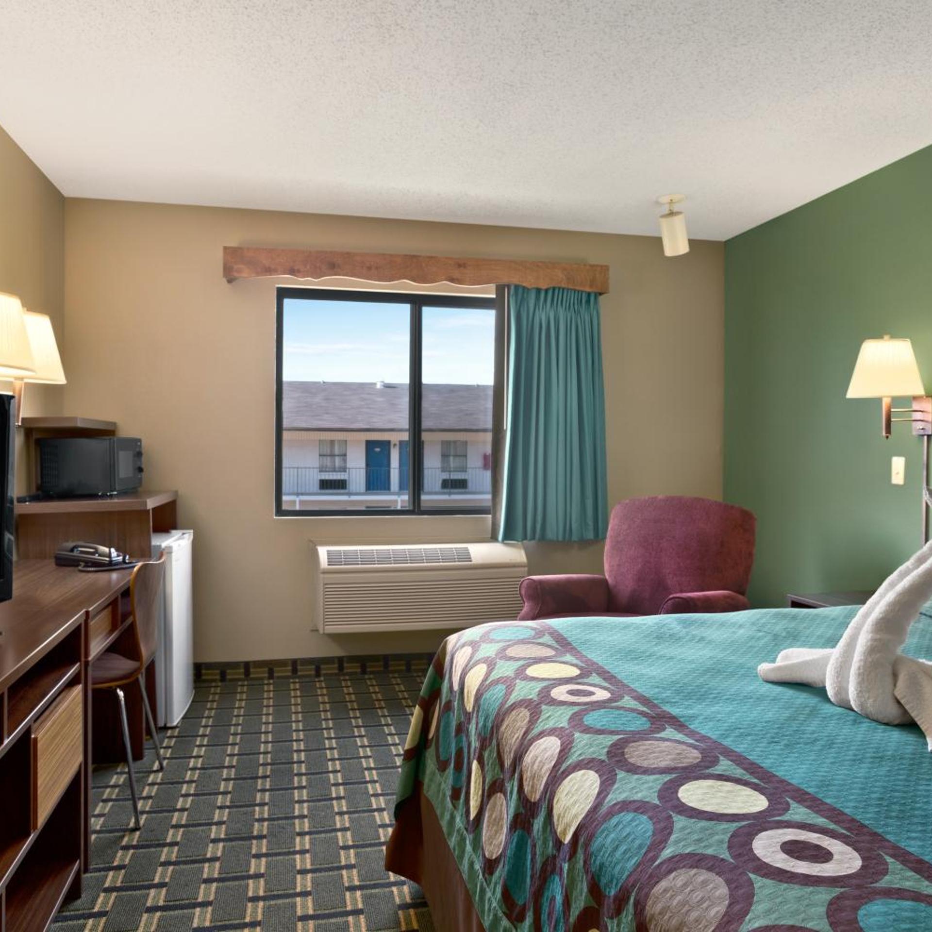 Super 8 By Wyndham Russellville 6/26