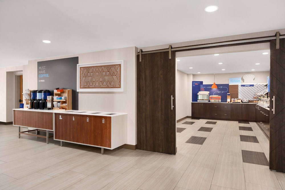 Holiday Inn Express Vero Beach West I 95 8/39