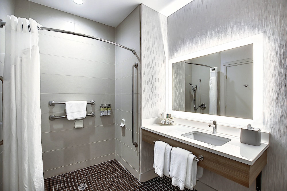 Holiday Inn Express Hotel Suites Airport Calgary 10/52