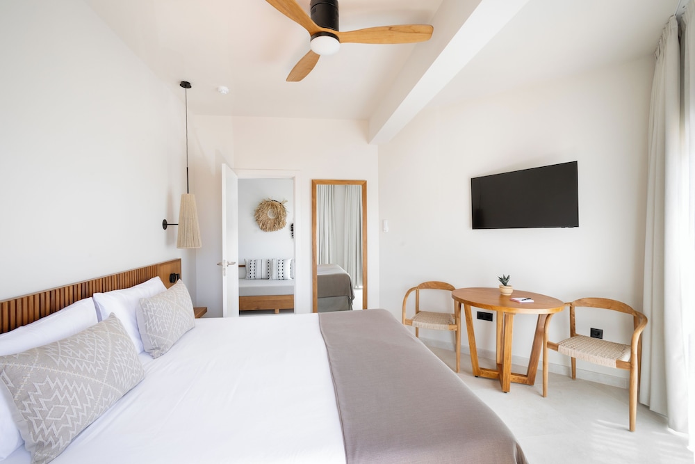 Playa Surf CBbC Hotel 8/34