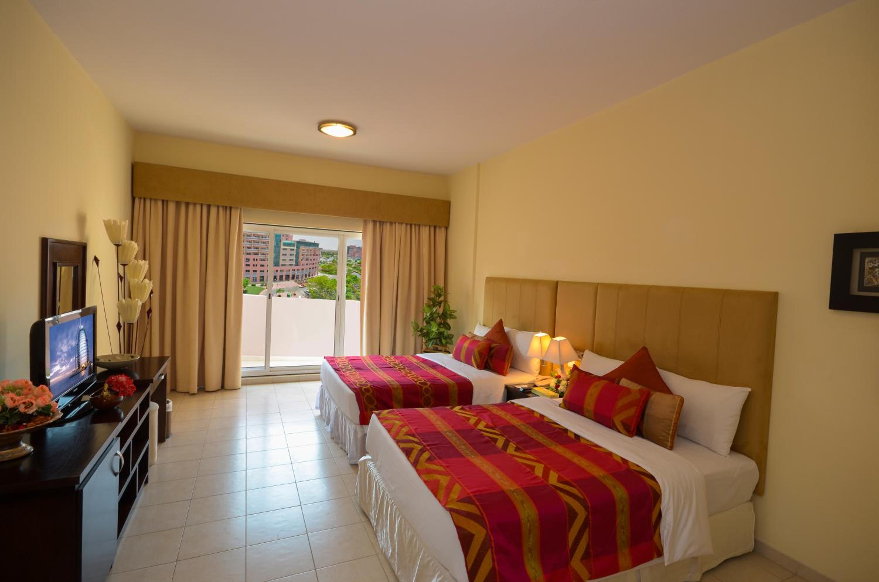 Room at Parkside Suites Discovery Gardens, DUBAI