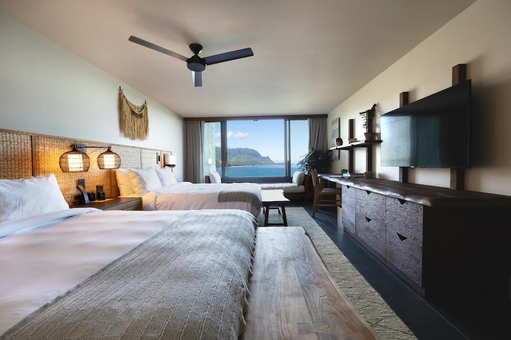 room, 2 queen beds, ocean view