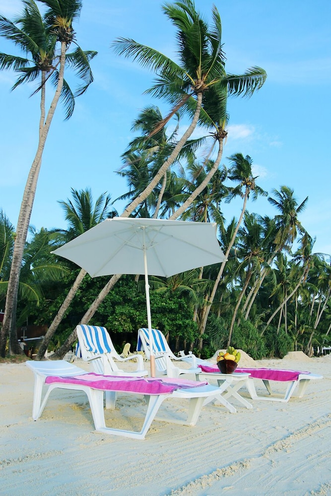 Grand Blue Beach Hotel 72/77