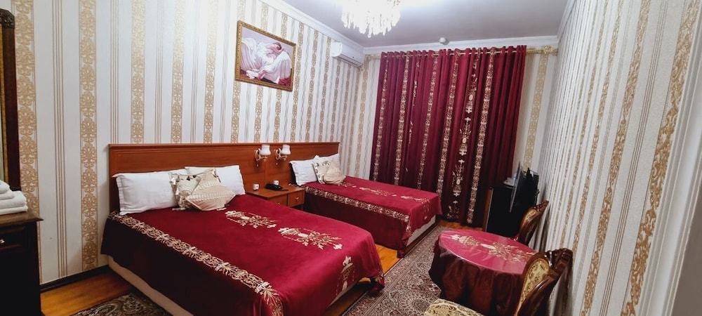Sarbon Hotel 32/72