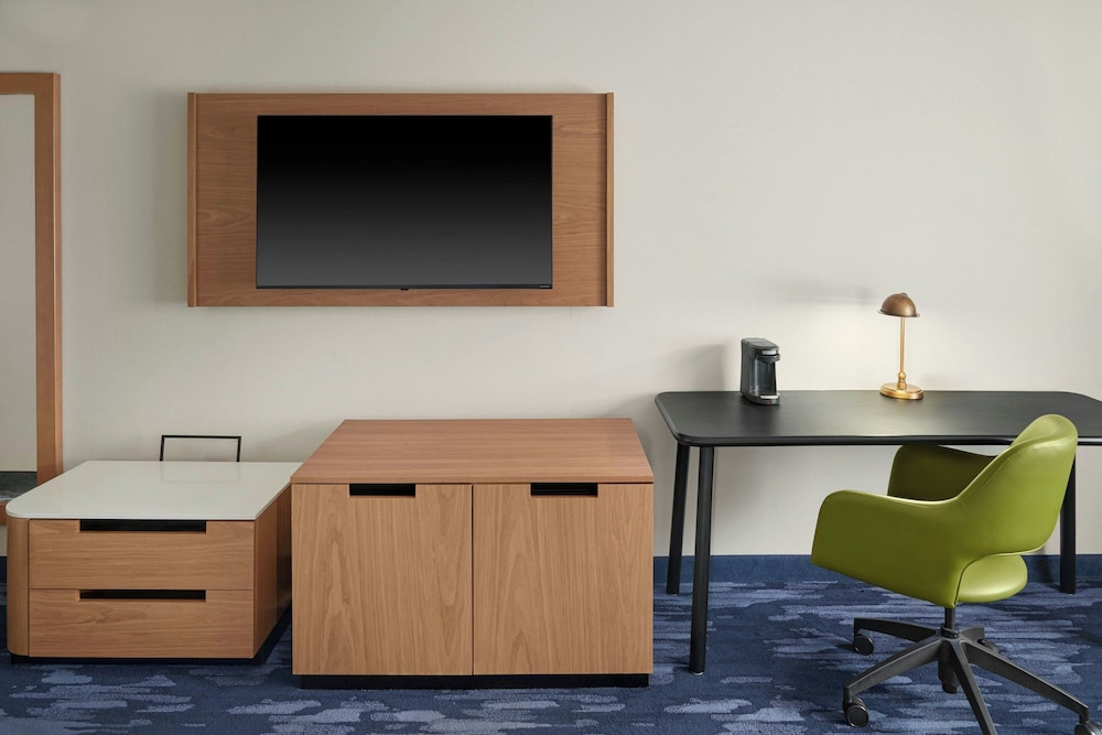 Fairfield Inn Suites By Marriott Detroit Farmington Hills 39/49