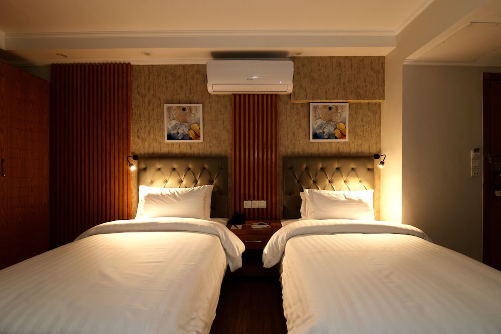 Hotel One Tower Gulberg 21/32